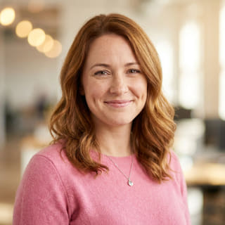 Emily Watson, Head of Customer Support at Nova Rendibrook, profile photo